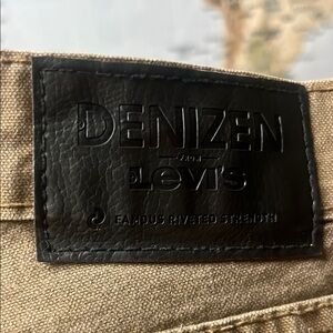 33X32 Denizen from Levi's Khaki Trousers